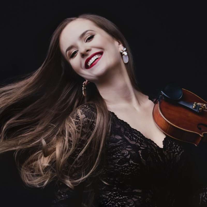 Karolina Nowotczyńska - violin